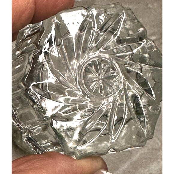 Salt Cellars /Tealight Holders Set of 4 Thick Clear Glass Wedding Shower Display - Picture 7 of 10